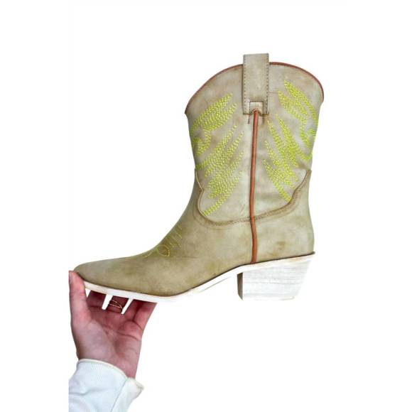 NEW SHU SHOP zahara boots in sand - Picture 2 of 2